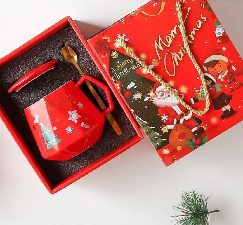 ECARLA CHRISTMAS MUG - rinkinys su dangteliu ir šaukštu - Kosmetika