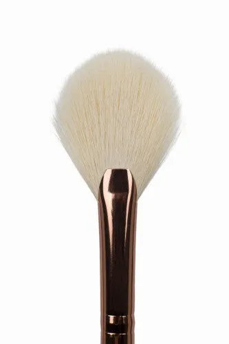 IBRA Fresh Brush No. 06 for applying highlighter and blush 1pc - Kosmetika